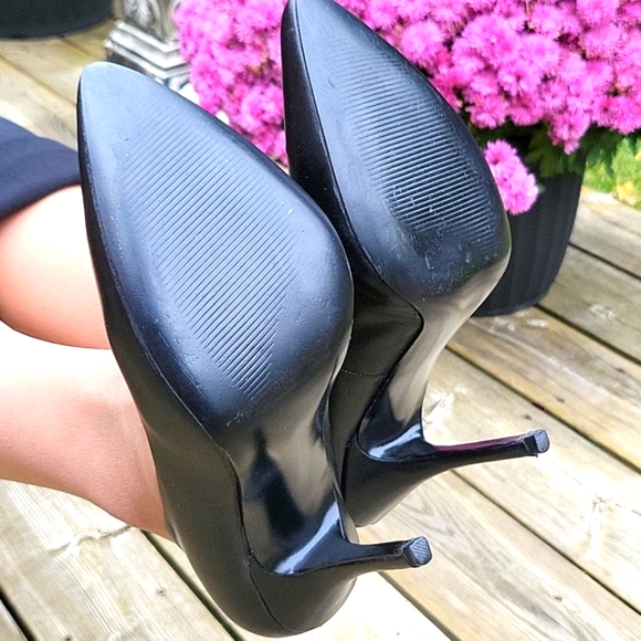 Steve Madden Leather Stilettos! Plain Black, Point Toe, 8.5 - Picture 12 of 13